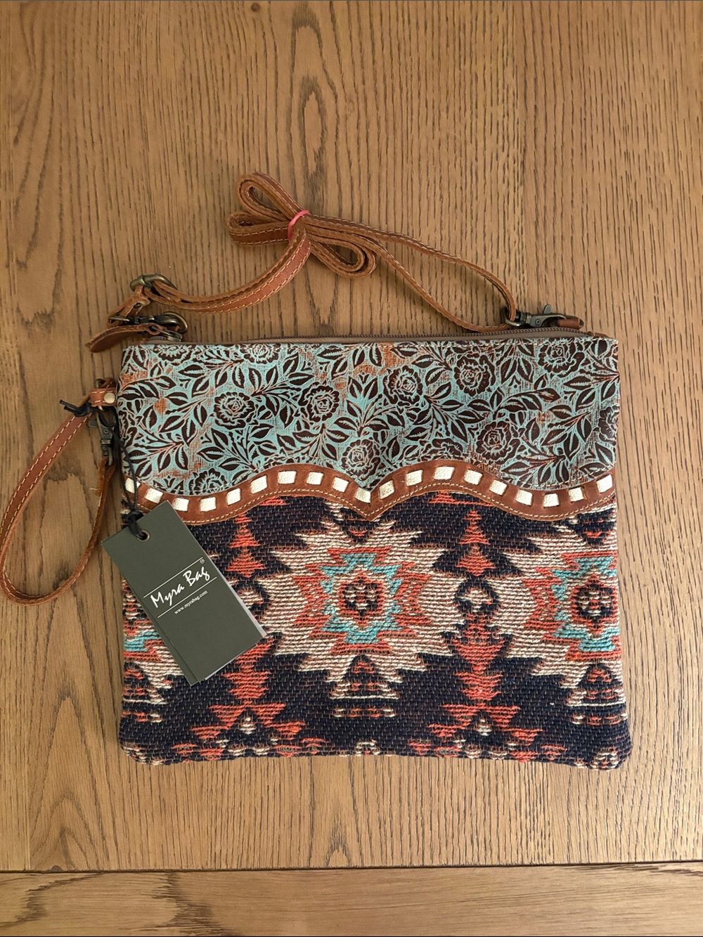 NWT Myra Bag Beautiful Multicolor Southwestern Crossbody Bag